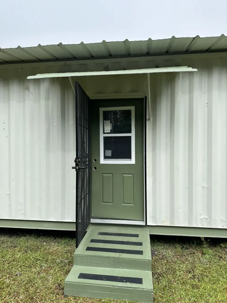 Affordable yard cleanup service in Kailua Kona, HI by Hawaii Island Hale