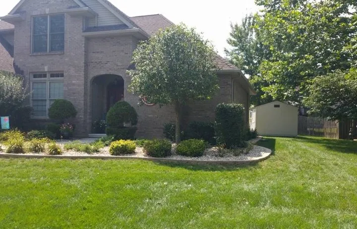 Expert yard cleanup service in Columbus, IN - Hawcreek Landscaping