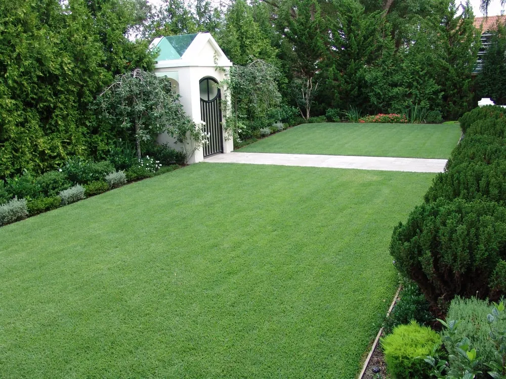 Local garden landscaping in Atlanta, GA by Hawk Scapes