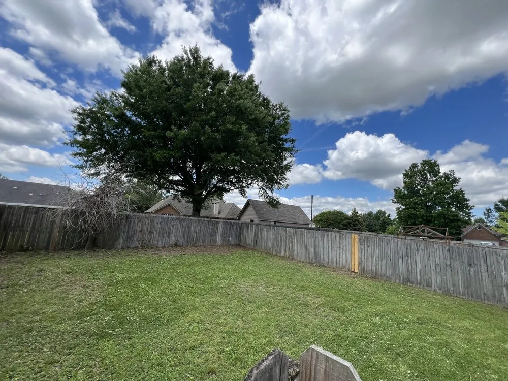 Reliable garden landscaping in Holly Springs, MS by Hawkins Lawn Service