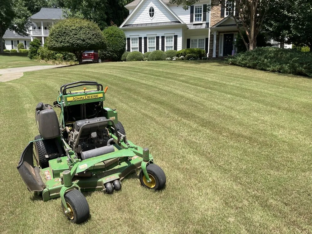 Top-rated yard cleanup service experts serving Woodstock, GA - Hawks Landscaping