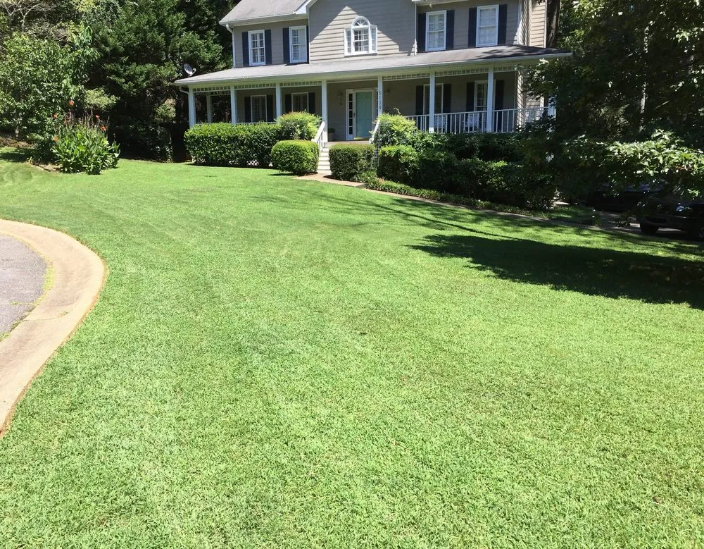 Trusted yard cleanup service in Woodstock, GA - Hawks Landscaping