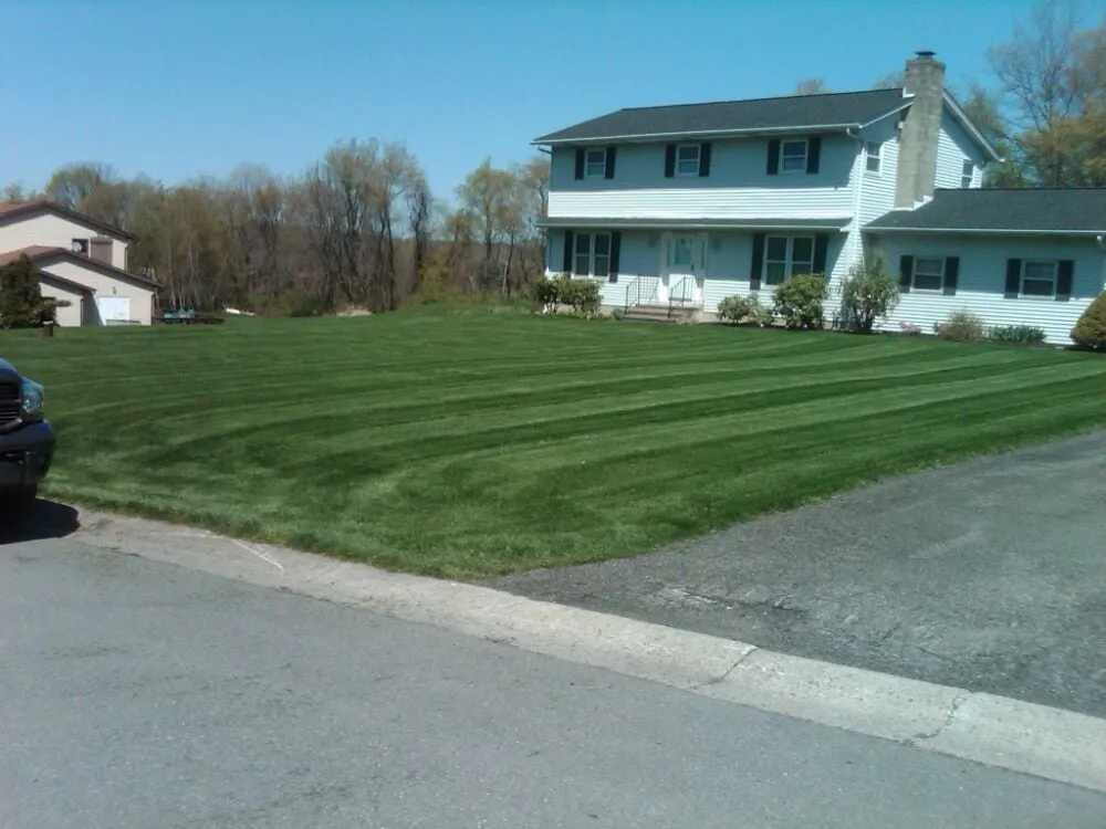Reliable lawn mowing service experts serving Stroudsburg, PA - Hawk's Lawn & Garden Care