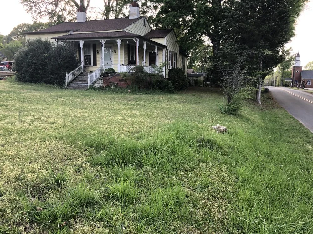 Professional lawn mowing service experts serving McConnells, SC - Hawley Road Lawn Care