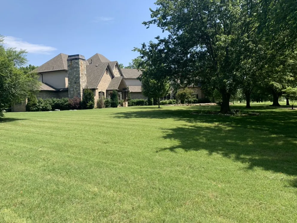 Top-rated yard maintenance in Owasso, OK by Hayden’s Lawn Care