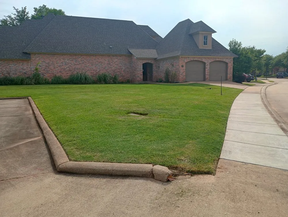 Expert yard cleanup service in natchitoches, LA - Hayes Lawn Service and Landscaping Maintenance.