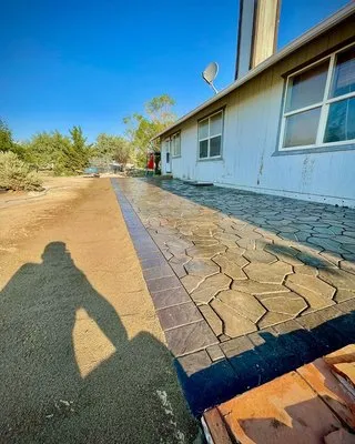 Haylow’s Hardscape Logo