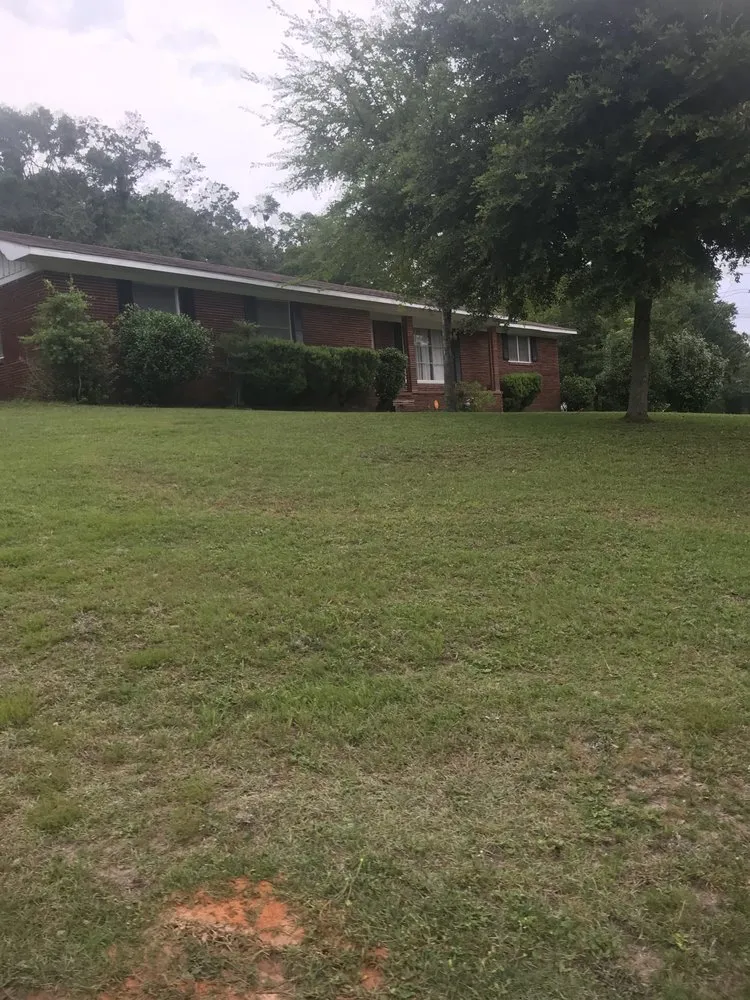 Reliable yard maintenance for homes across Mobile, AL - Haynes and Sons Lawn Care