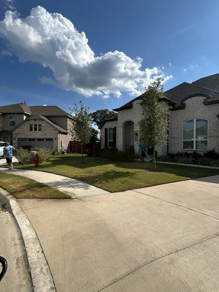 Expert lawn mowing service experts serving Kyle, TX - Hays County Landscaping