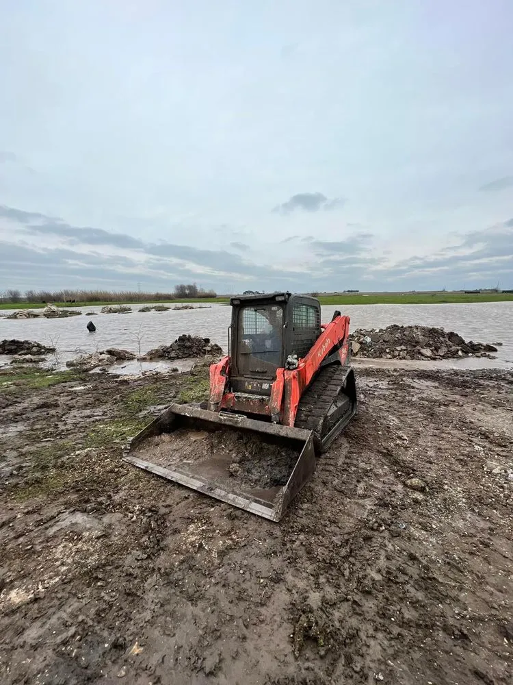 Trusted garden landscaping for year-round maintenance in Lockhart, TX by Hc Builds