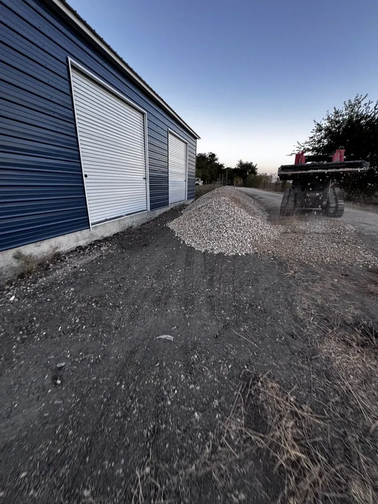 Local yard maintenance for beautiful yards across Lockhart, TX - Hc Builds