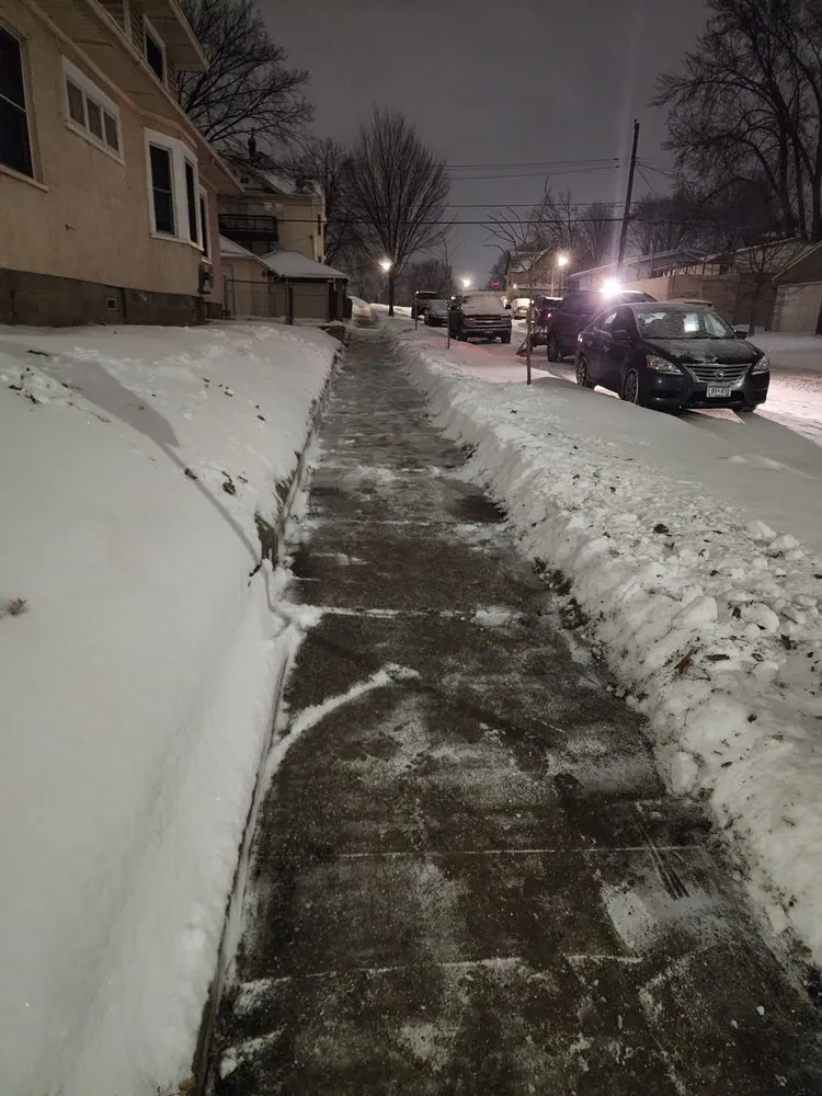 Reliable lawn care service experts serving Brooklyn Park, MN - H&C Services