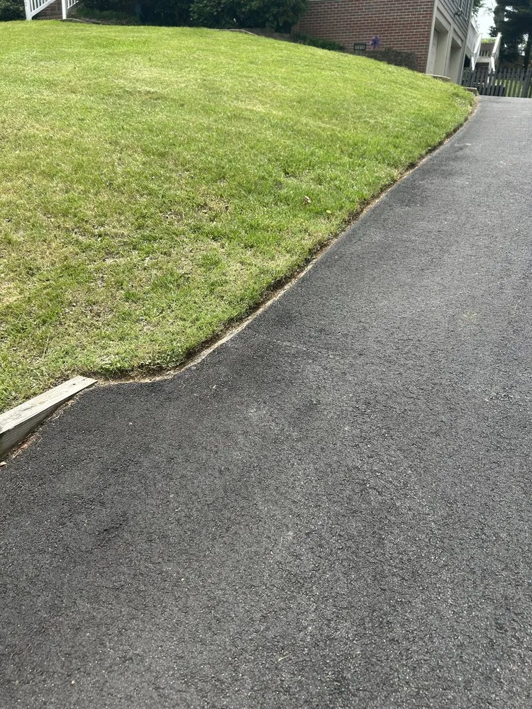 Top-rated residential landscaping experts serving Fredericksburg, VA - H&C Services