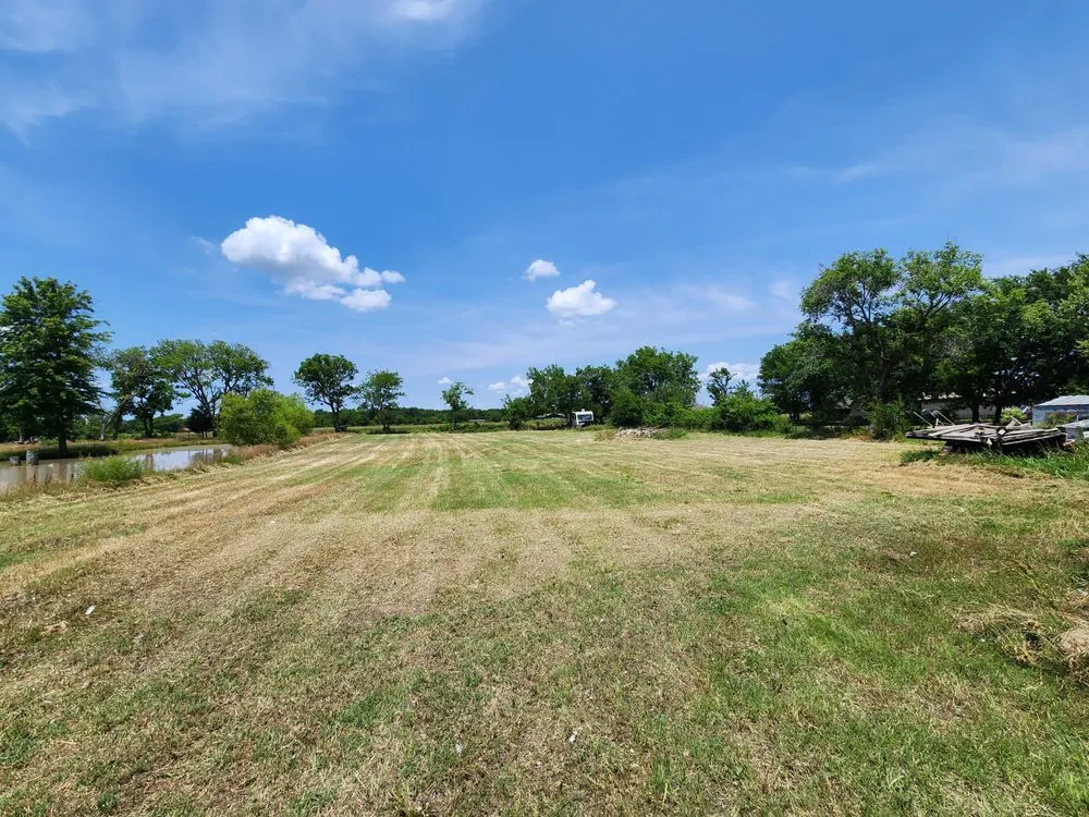 Custom yard cleanup service in Okmulgee, OK by HD Lawns and Gardens