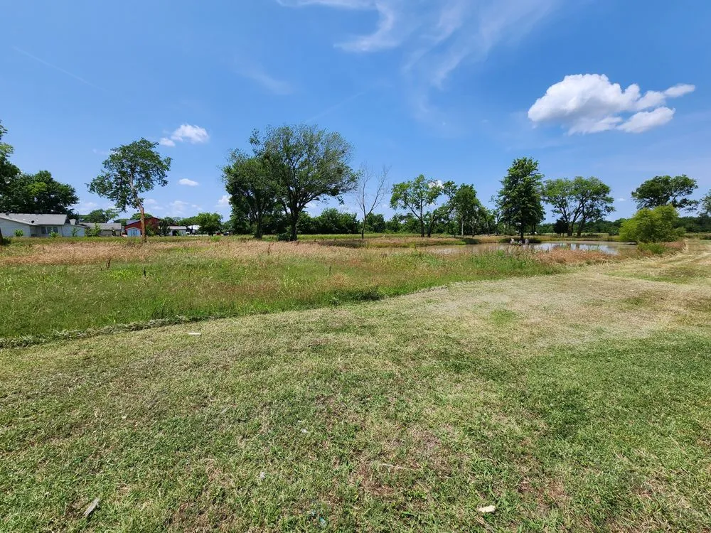 Top-rated lawn care service in Okmulgee, OK - HD Lawns and Gardens