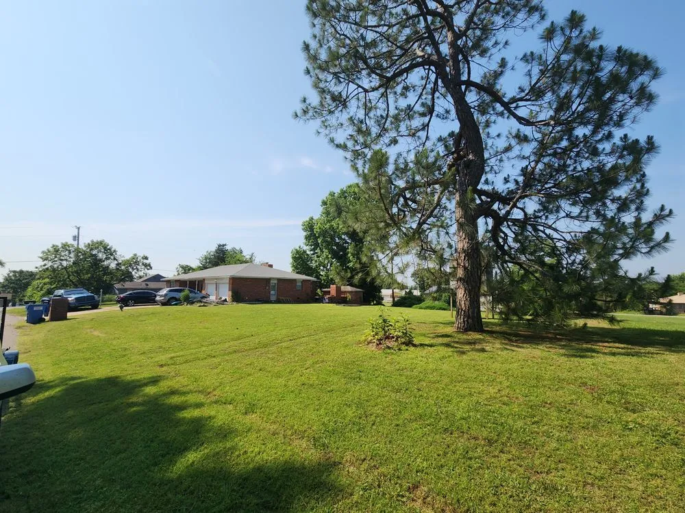 Affordable yard maintenance in Okmulgee, OK - HD Lawns and Gardens