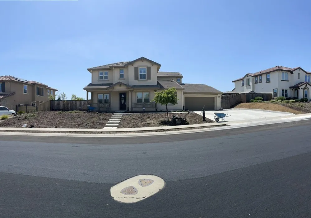 Reliable yard cleanup service for homes across Vacaville, CA - HD Platinum Landscaping
