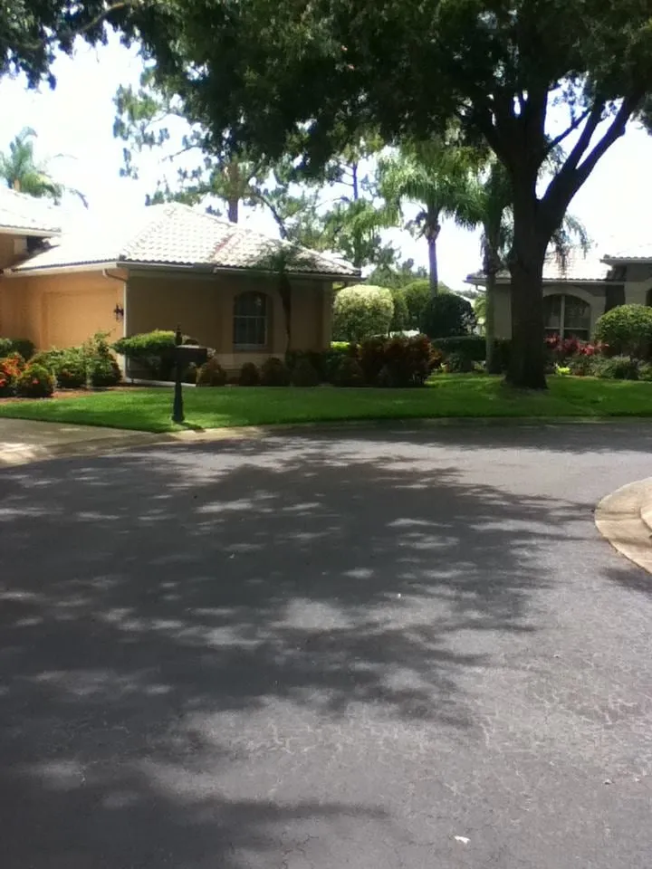 Trusted lawn care service in Lehigh Acres, FL - Hdez Multi Sevices Inc