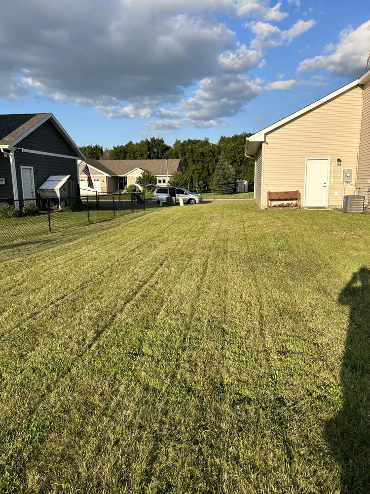 Reliable yard cleanup service for beautiful yards in Saint Peter, MN by HDZ lawncare