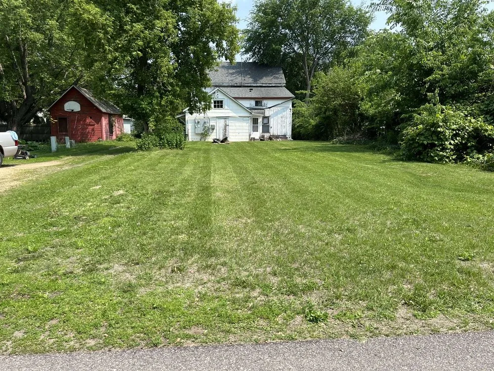 Reliable outdoor landscaping experts serving Saint Peter, MN - HDZ lawncare