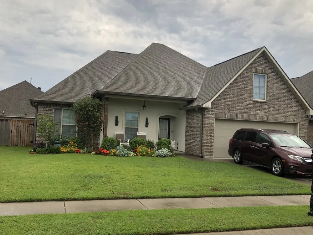 Reliable garden landscaping in Youngsville, LA - H&E Lawncare Services