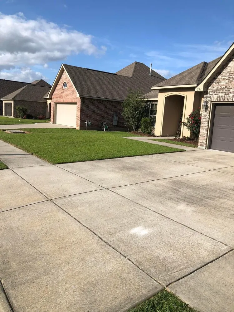 Reliable residential landscaping for beautiful yards in Youngsville, LA by H&E Lawncare Services