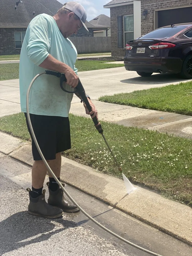 Expert lawn care service for beautiful yards in Youngsville, LA by H&E Lawncare Services