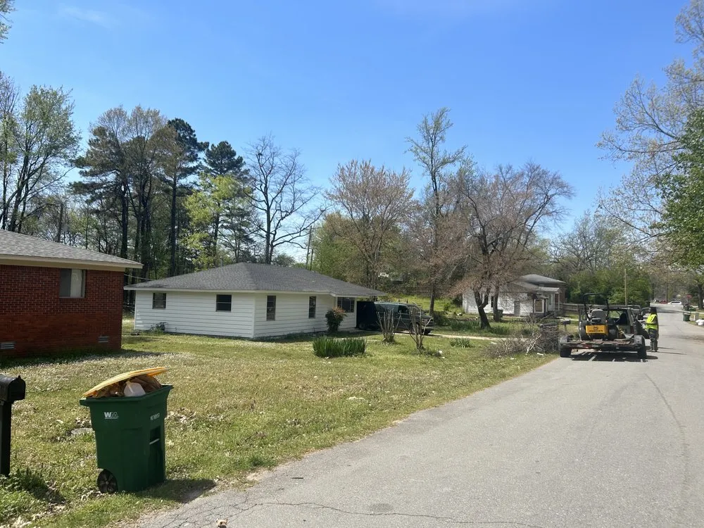 Top-rated yard cleanup service in Little Rock, AR - Head Of Crown