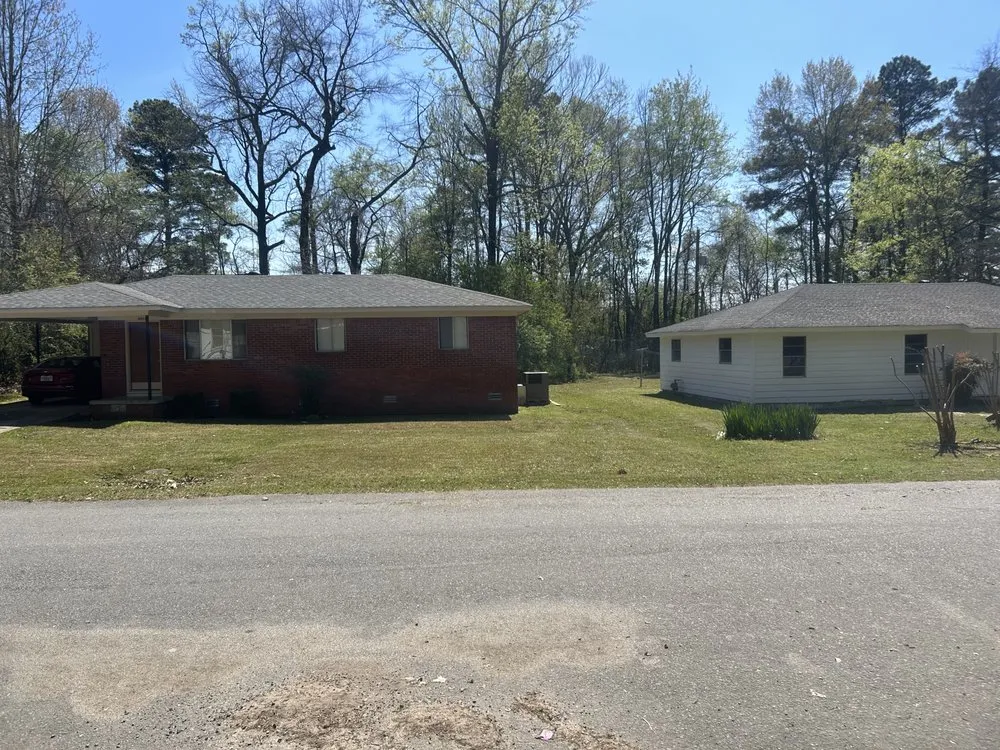 Professional yard maintenance in Little Rock, AR - Head Of Crown