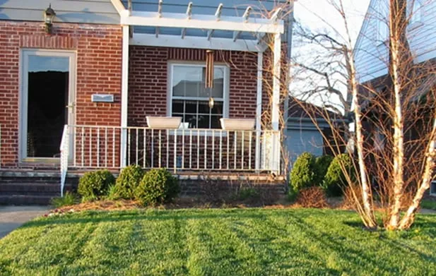 Local lawn mowing service in Huntington, WV by Heard Green Lawns