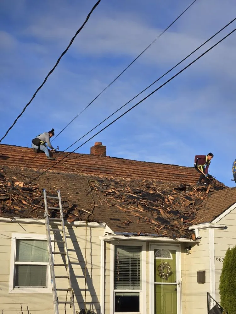 Affordable garden landscaping in Seattle, WA by Hearth & Home Remodeling