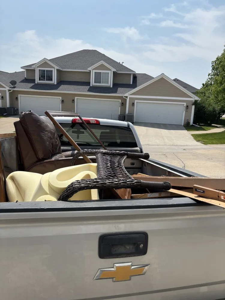 Top-rated lawn mowing service for residential properties across De Soto, IA - Heartland Hauling