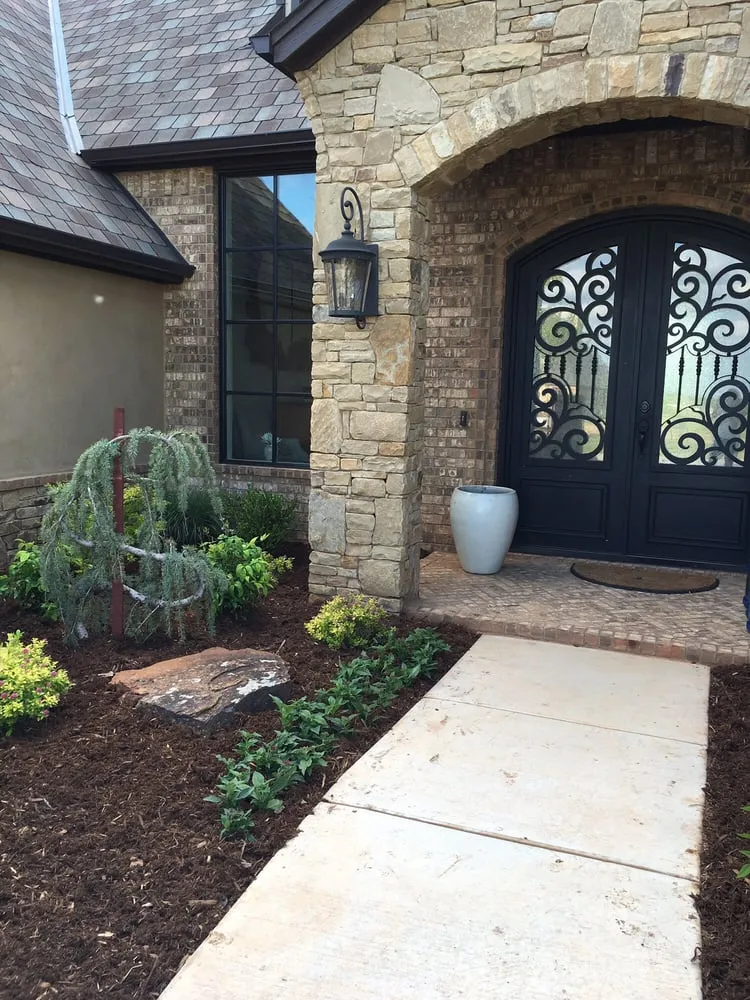 Top-rated yard maintenance in Jones, OK by Heartland Landscape Group