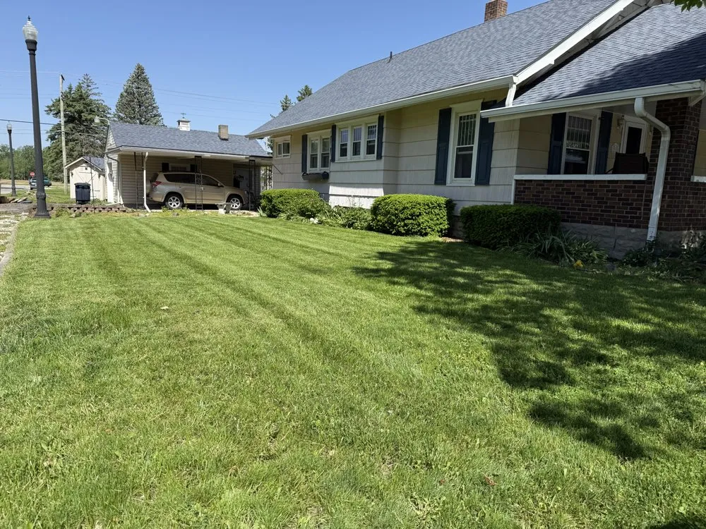 Trusted yard maintenance with custom design across Elwood, IN - Heartland Lawn Service