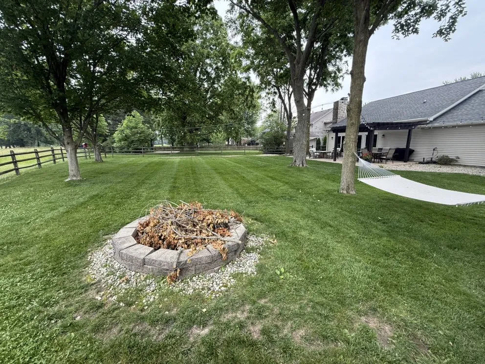 Professional garden landscaping in Elwood, IN by Heartland Lawn Service