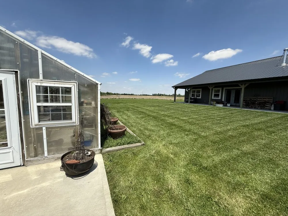 Expert lawn mowing service experts serving Elwood, IN - Heartland Lawn Service