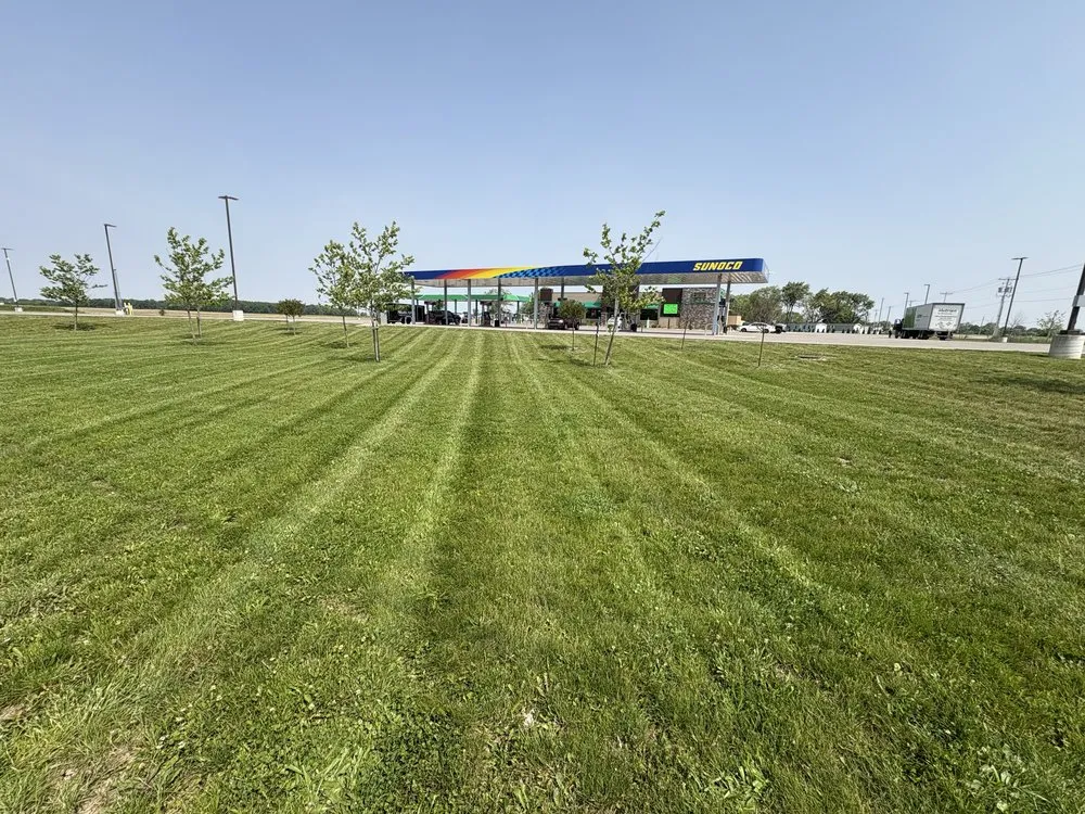 Professional lawn care service in Elwood, IN - Heartland Lawn Service