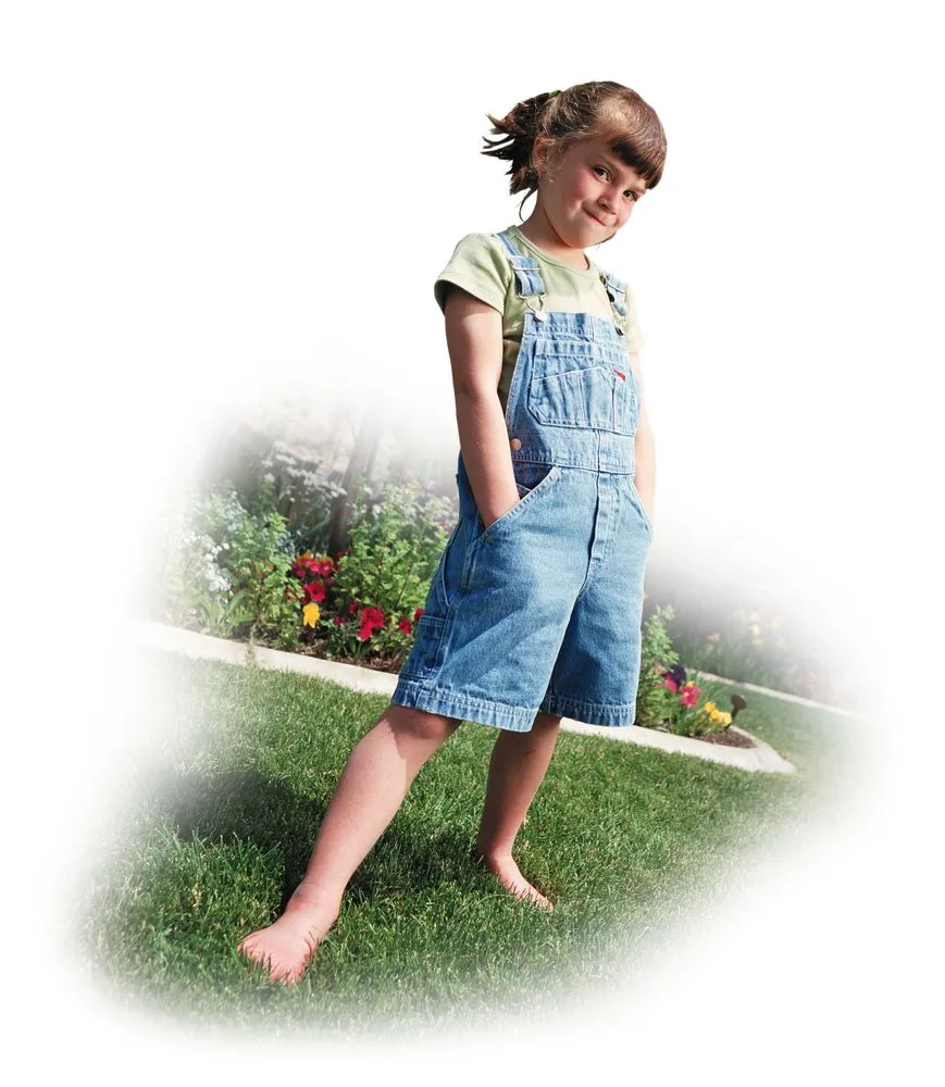 Top-rated outdoor landscaping with custom design in Omaha, NE by Heartland Lawns