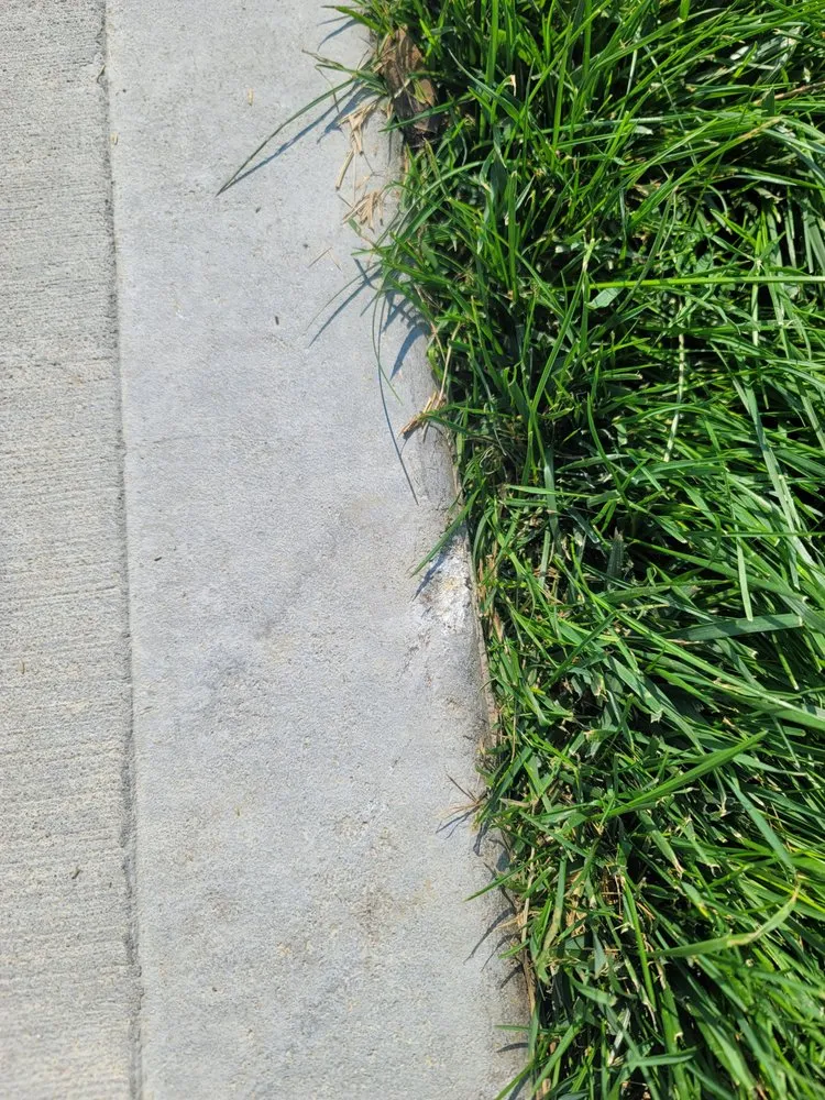 Affordable yard maintenance with custom design in Omaha, NE by Heartland Lawns