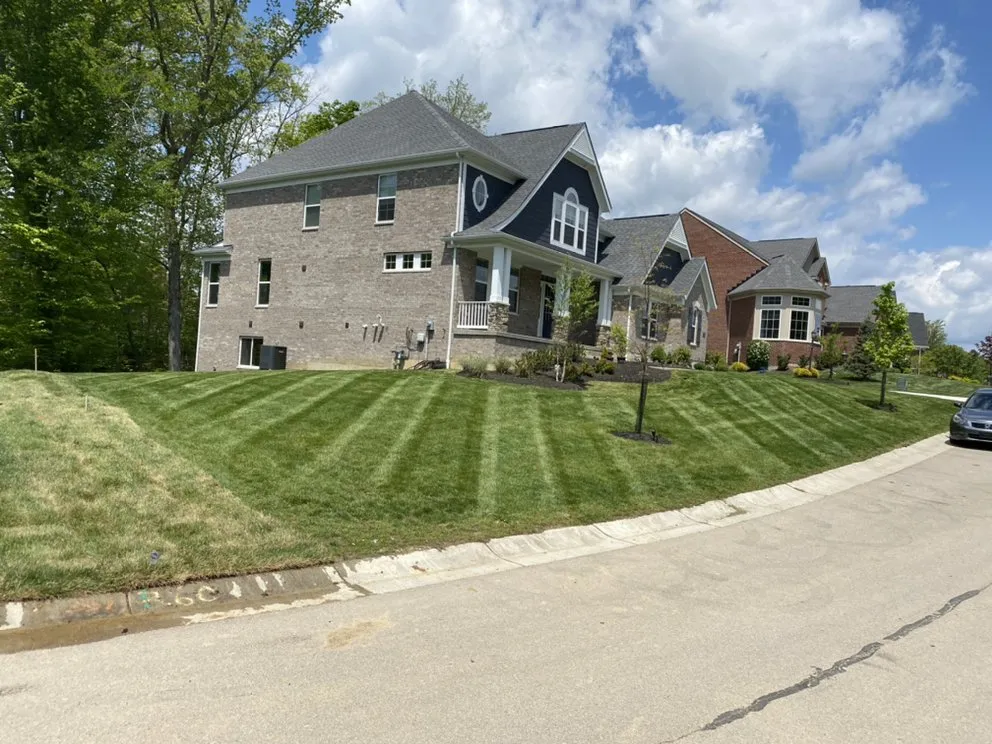 Custom lawn care service with custom design in Mason, OH by Heartland Lawnscaping