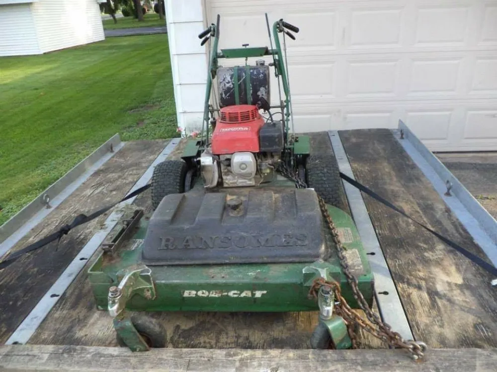 Professional yard cleanup service for homes across Oak Forest, IL - Heartland Pro Lawn Services