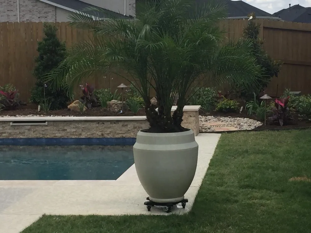 Expert yard cleanup service in Houston, TX - Heaven On Earth Landscaping