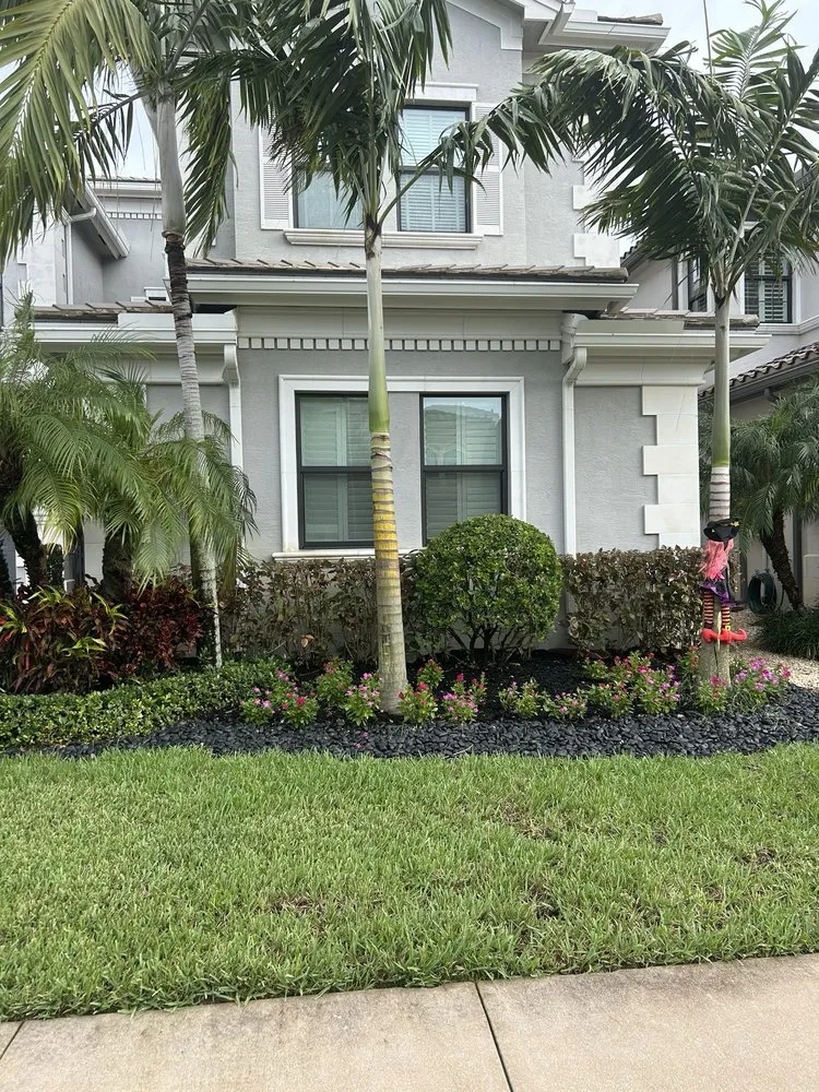 Expert lawn mowing service experts serving Delray Beach, FL - Heaven Sent Lawn & Landscaping