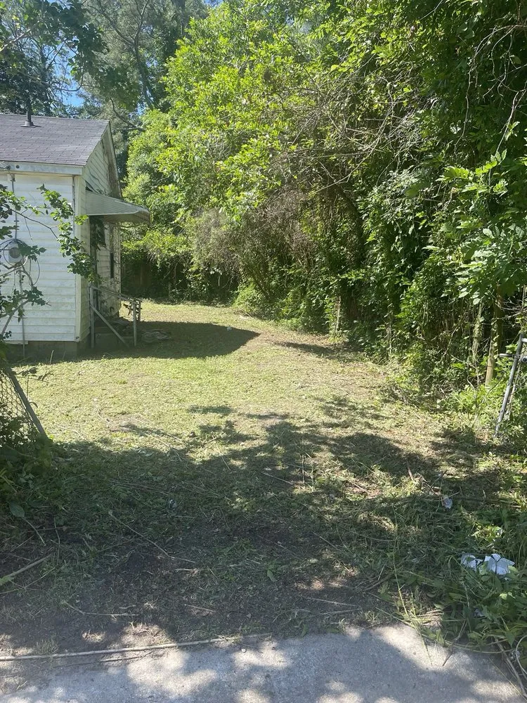 Local landscape design for residential properties across Kinston, NC - Heavenly Cuts Yard Service