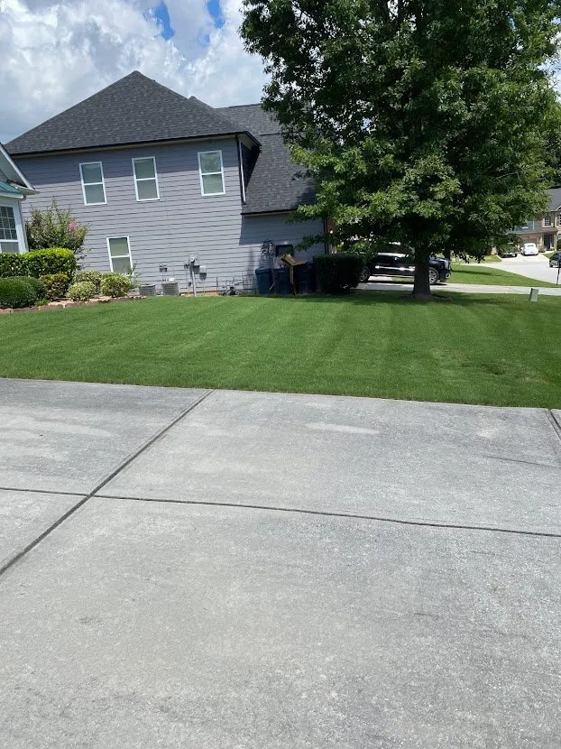 Custom lawn care service in Jonesboro, GA by Heavenly Green Pasture Lawn Service