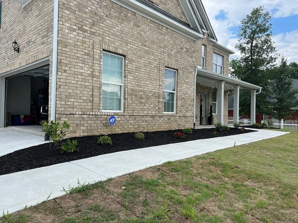 Custom lawn mowing service near you in Jonesboro, GA by Heavenly Green Pasture Lawn Service