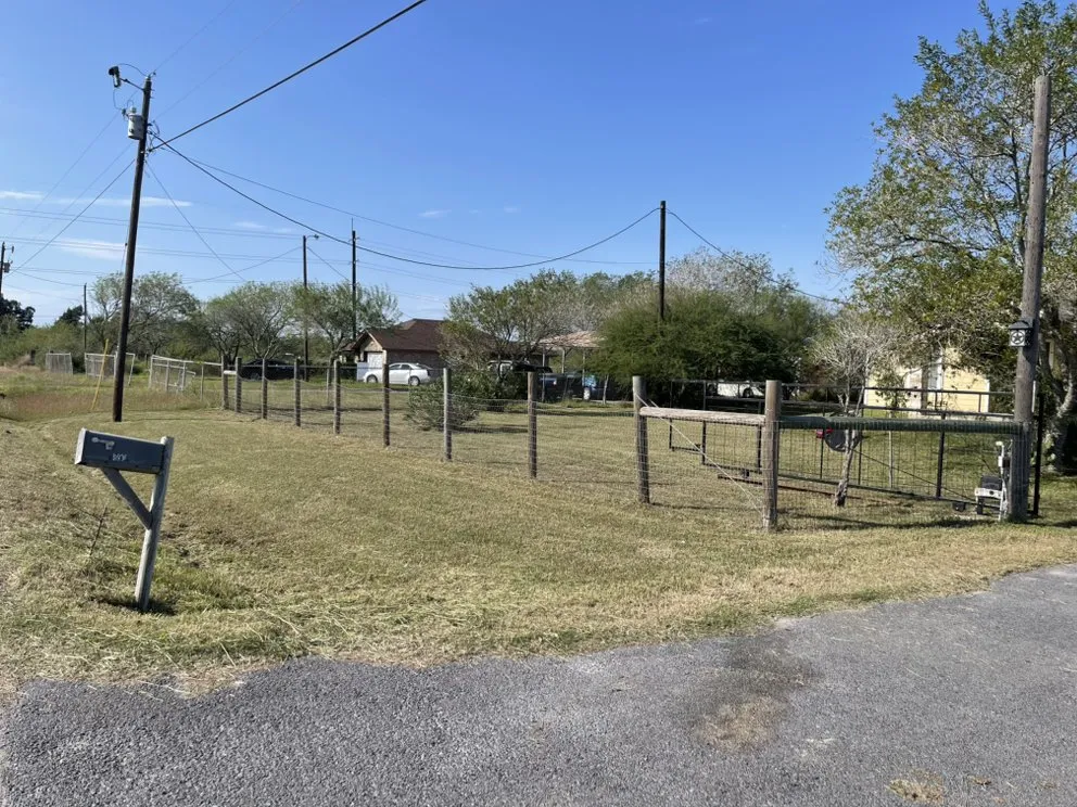 Custom residential landscaping in Combes, TX - Heavenly Lawn Care