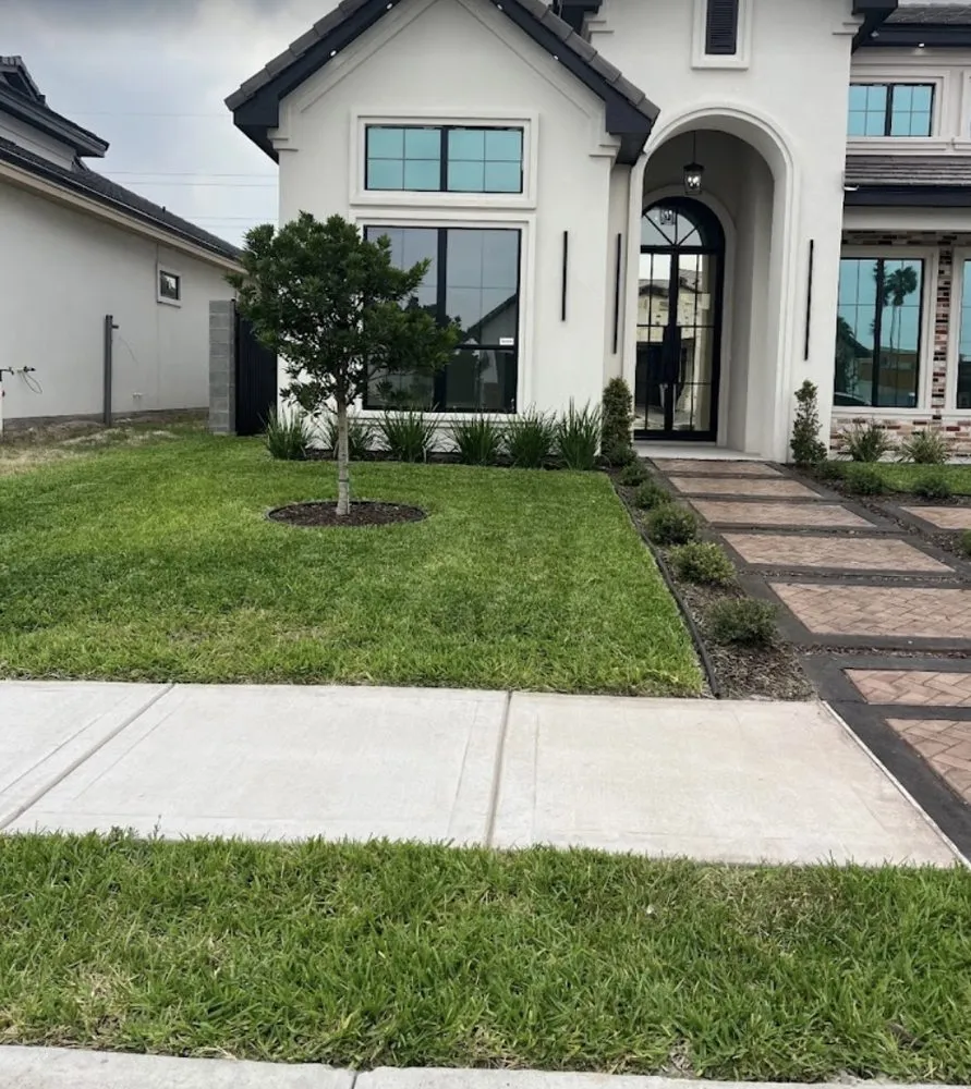 Reliable lawn care service with custom design across Combes, TX - Heavenly Lawn Care