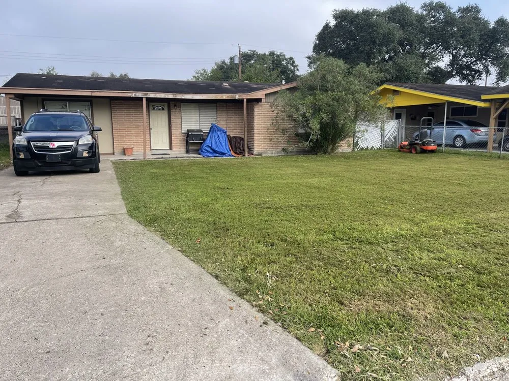 Local outdoor landscaping experts serving Combes, TX - Heavenly Lawn Care