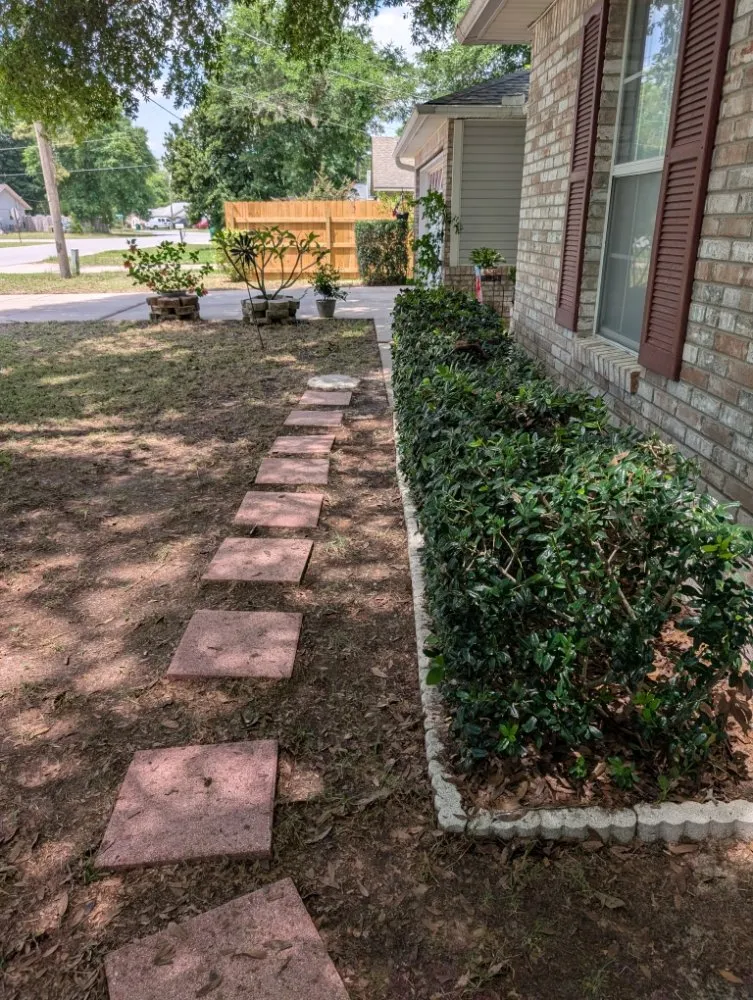 Expert yard maintenance with custom design across Navarre, FL - Heavenly Lawn Services